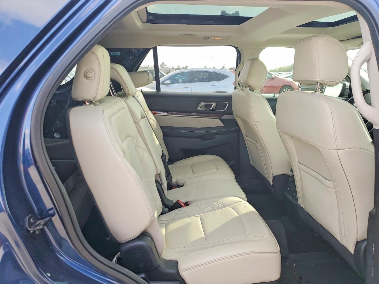 2017 FORD EXPLORER PLATINUM photo 31