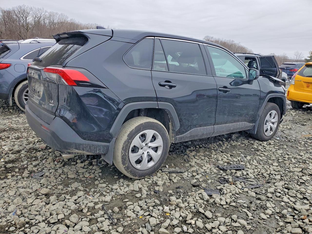 2024 TOYOTA RAV4 LE photo 3