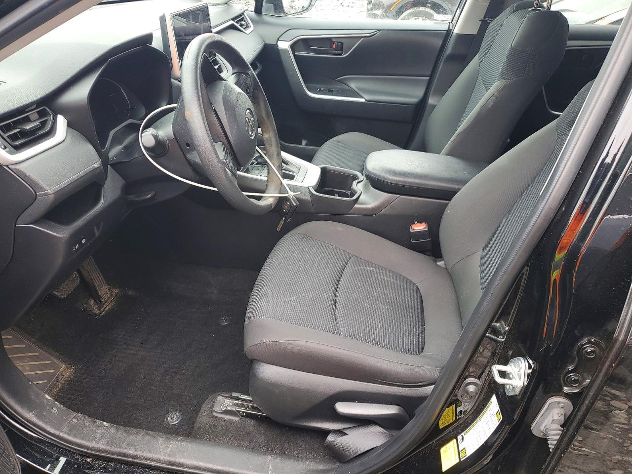 2024 TOYOTA RAV4 LE photo 7