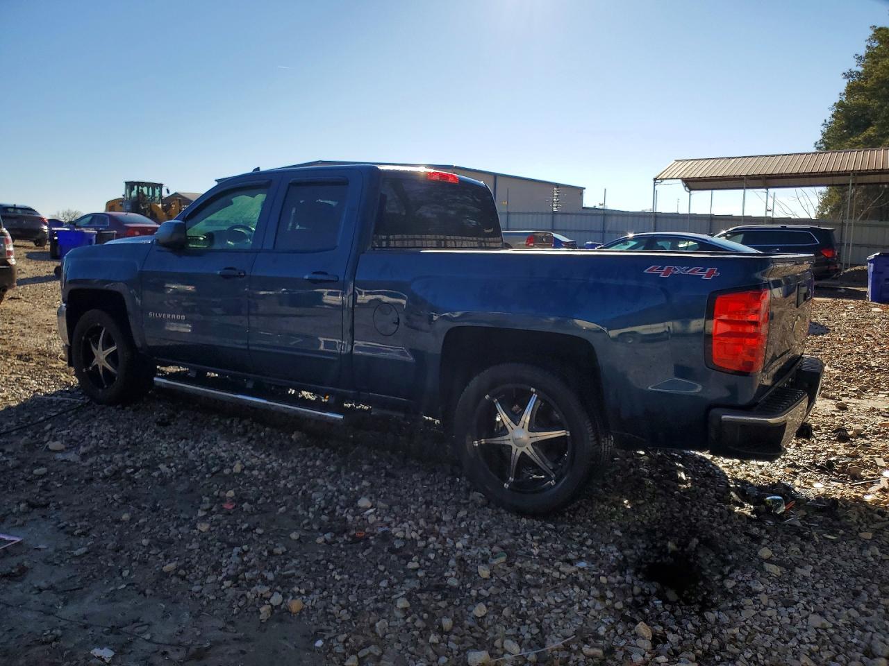 2017 CHEVROLET SILVERADO K1500 LT photo 2