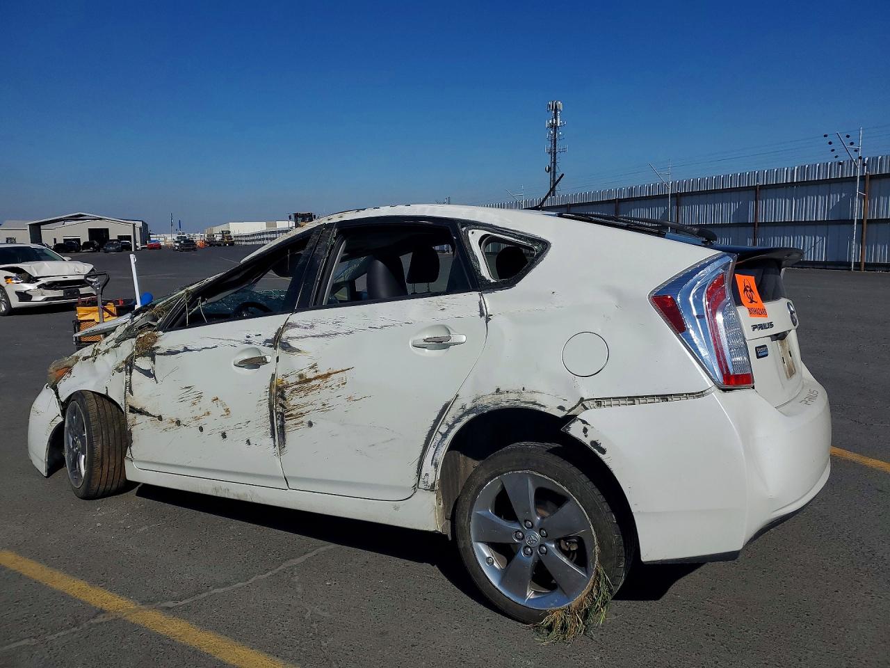 2013 TOYOTA PRIUS photo 2