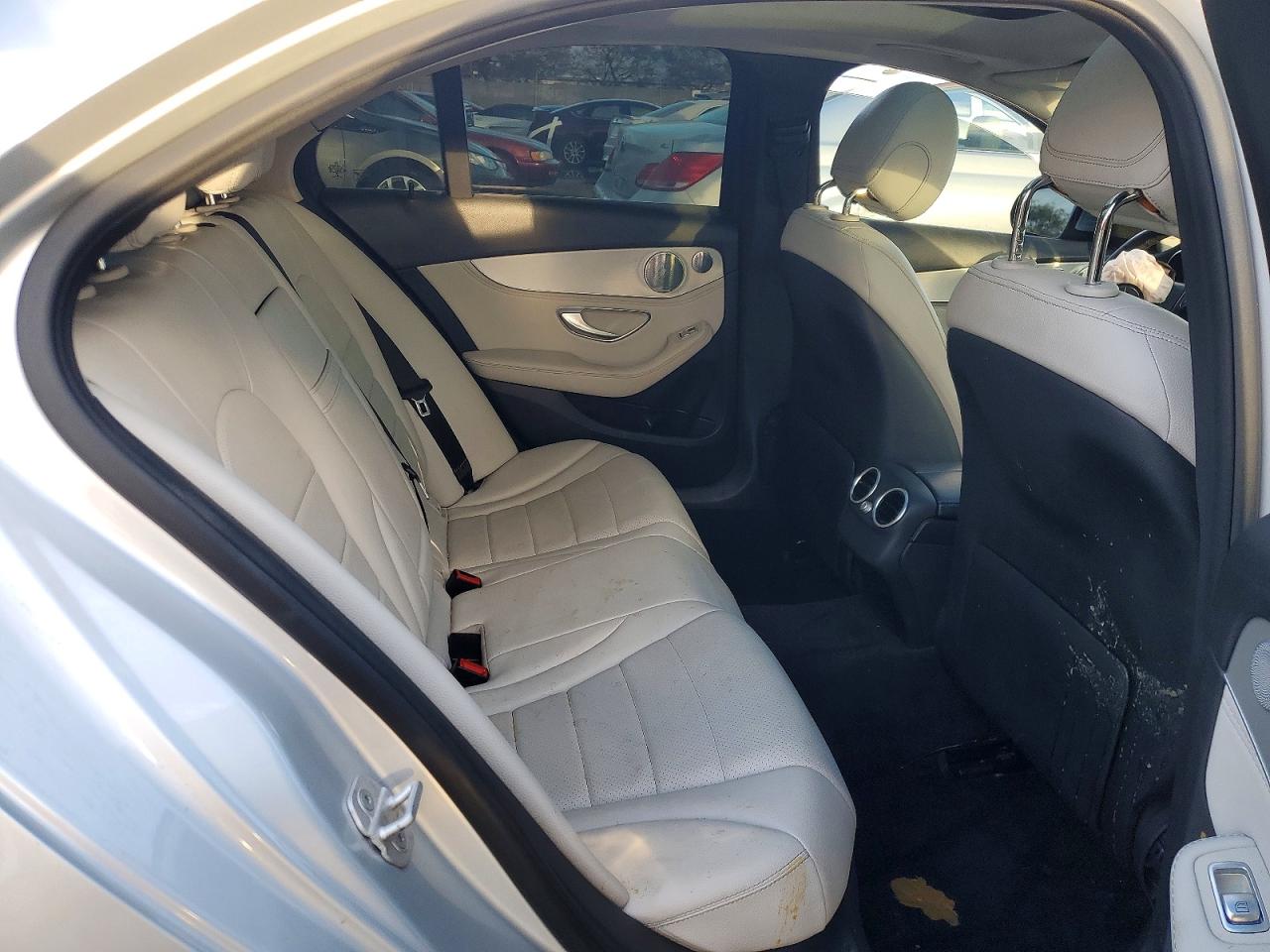 2015 MERCEDES-BENZ C 300 photo 28