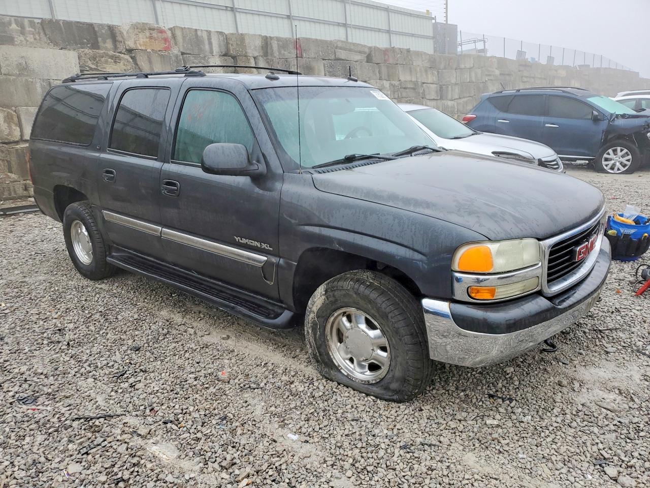 2003 GMC YUKON XL K1500 photo 7