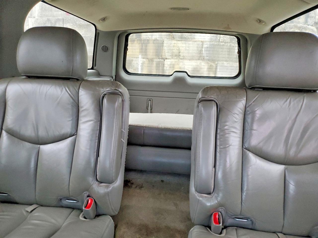 2003 GMC YUKON XL K1500 photo 19