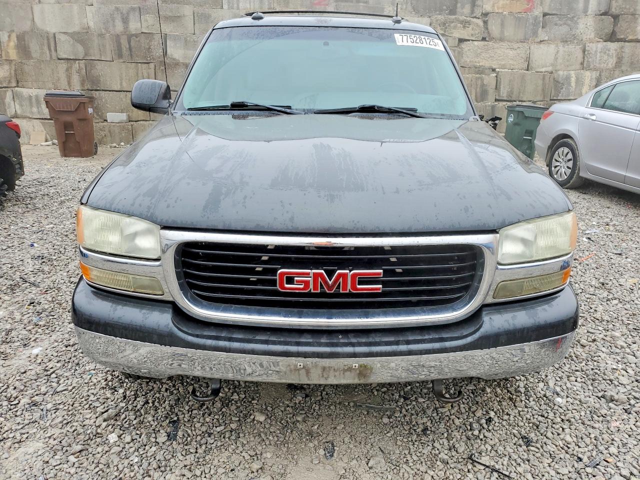2003 GMC YUKON XL K1500 photo 9