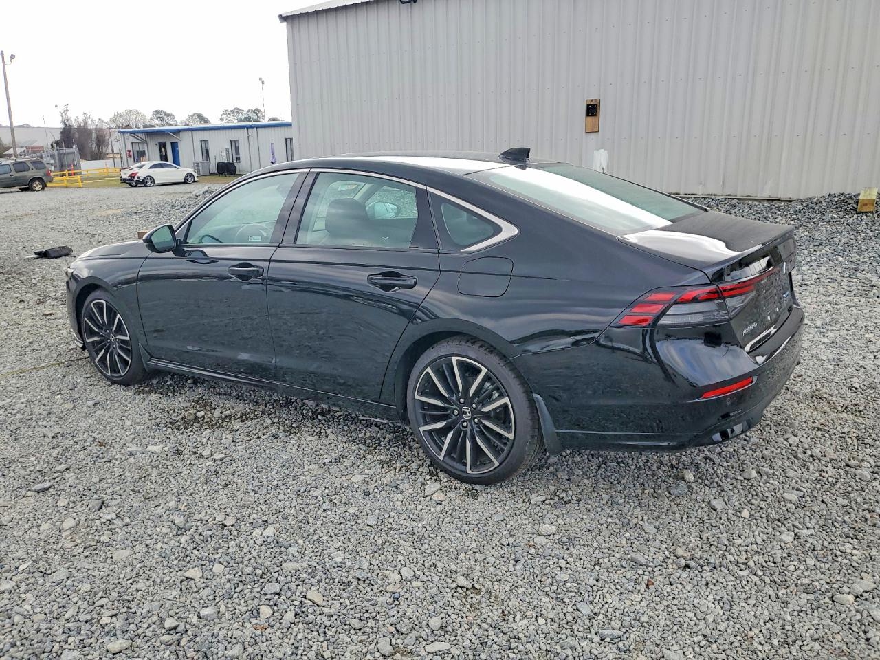 2025 HONDA ACCORD TOURING HYBRID photo 2