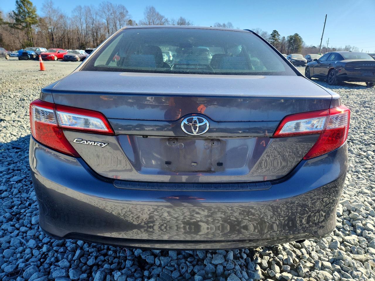 2014 TOYOTA CAMRY L photo 16