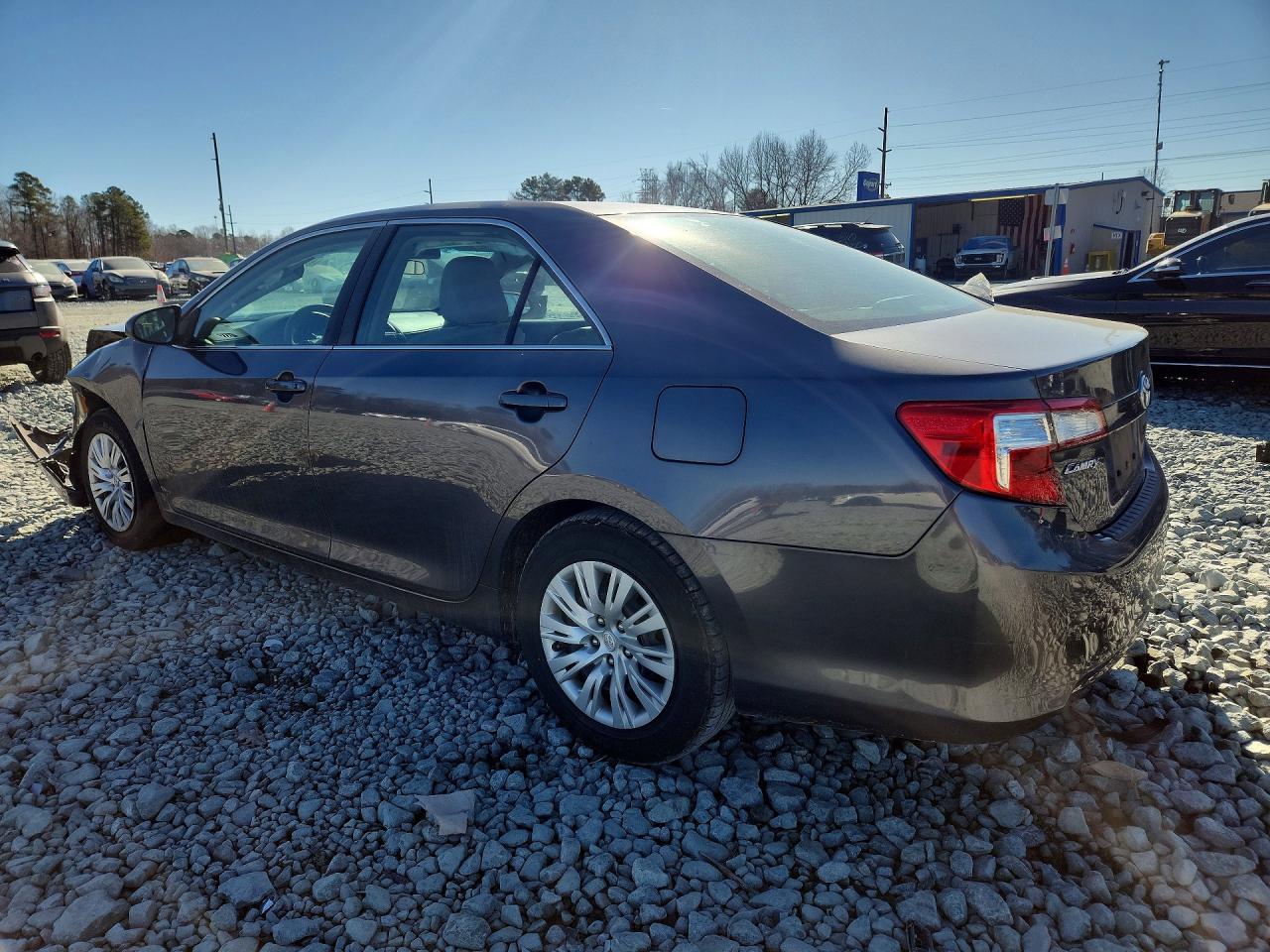 2014 TOYOTA CAMRY L photo 4