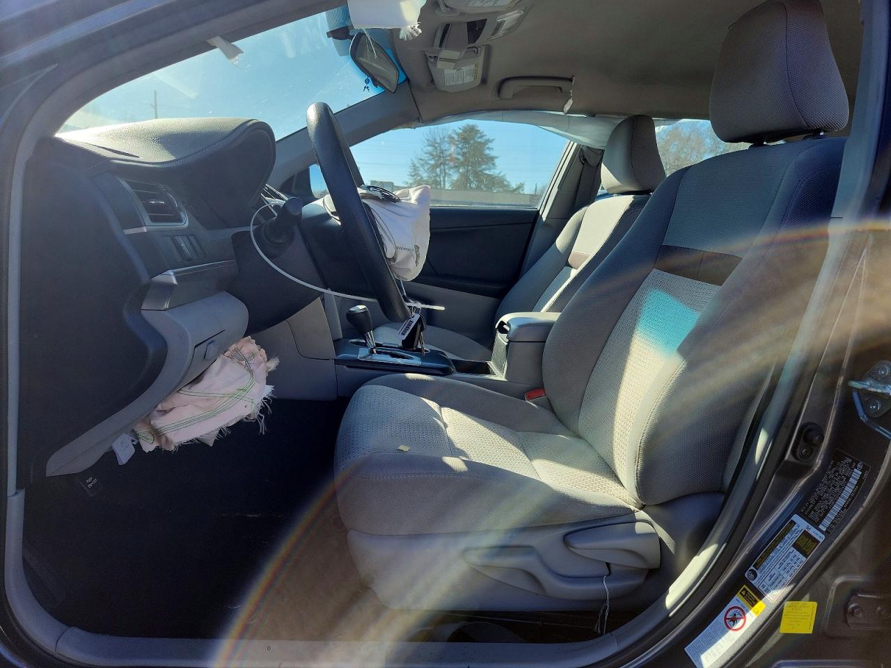 2014 TOYOTA CAMRY L photo 19