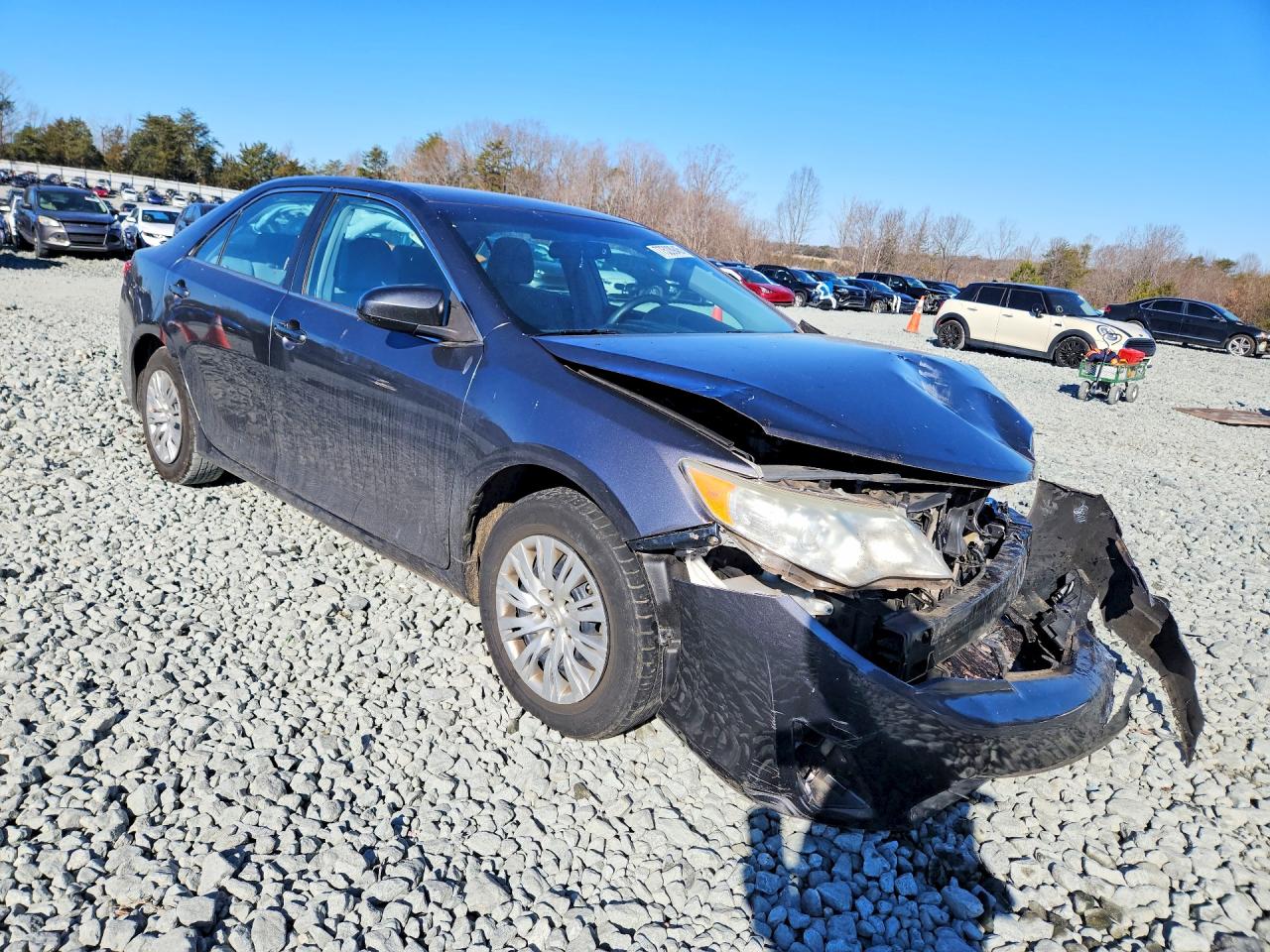 2014 TOYOTA CAMRY L photo 10