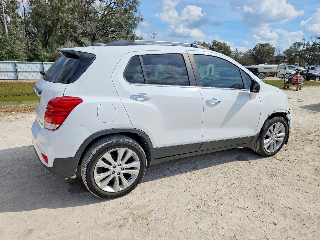 2019 CHEVROLET TRAX PREMIER photo 3