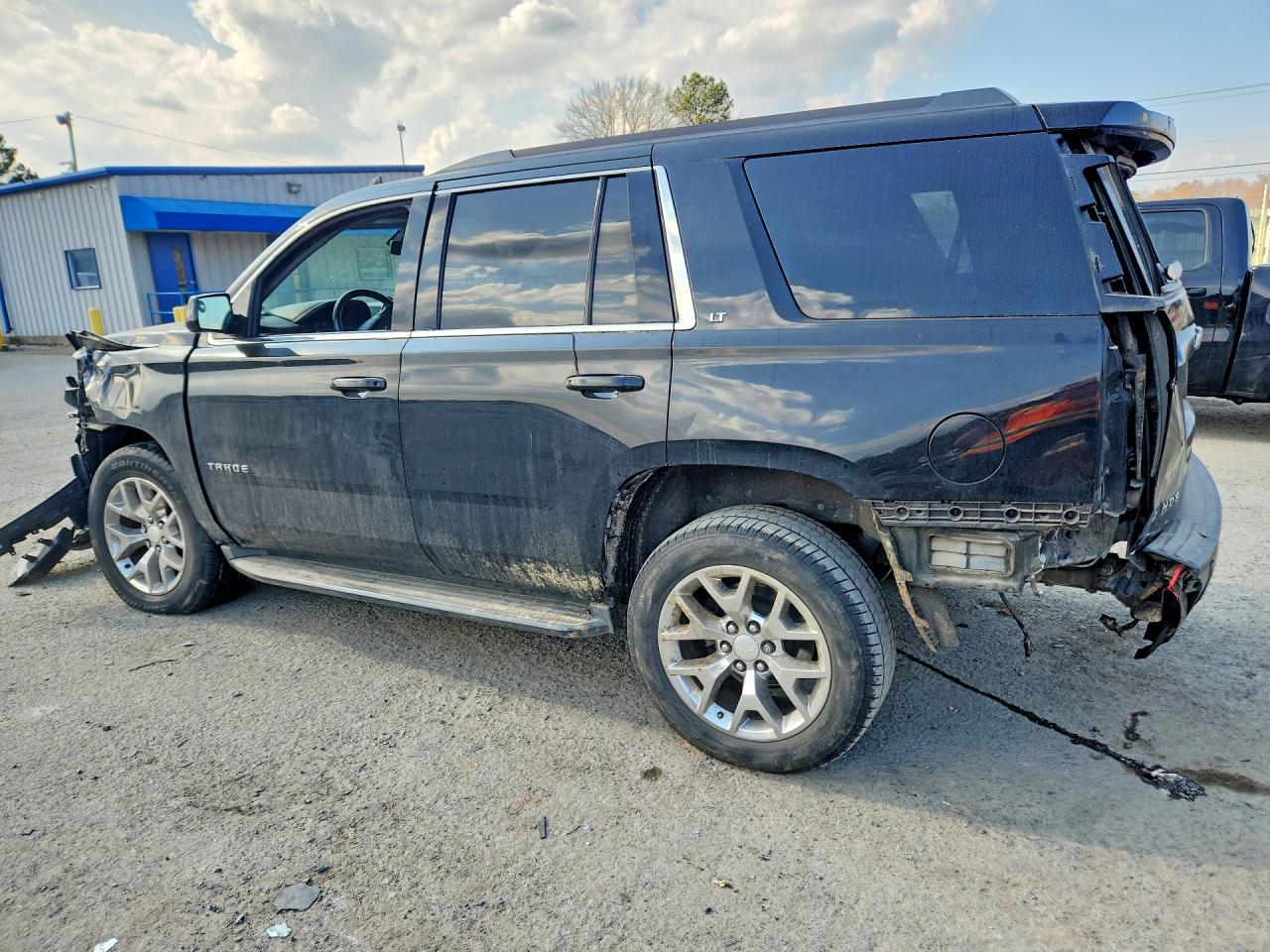 2015 CHEVROLET TAHOE C1500 LT photo 2