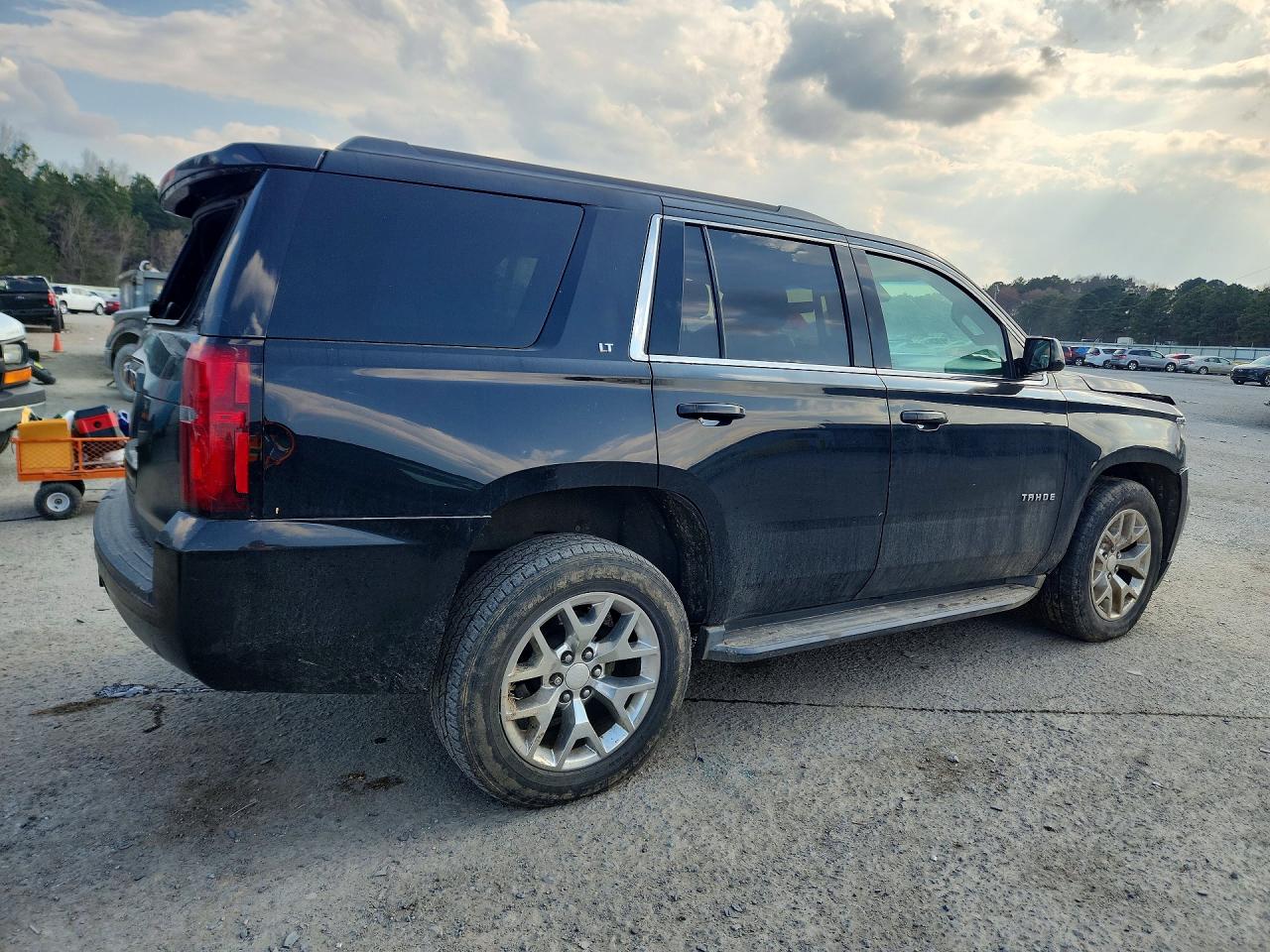 2015 CHEVROLET TAHOE C1500 LT photo 3