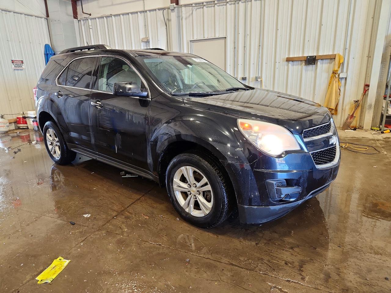 2013 CHEVROLET EQUINOX LT photo 4