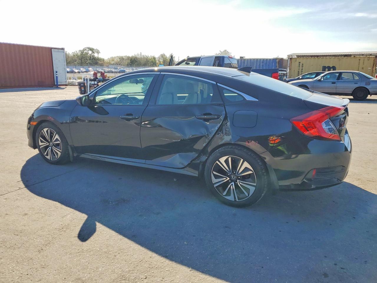 2017 HONDA CIVIC EX photo 2