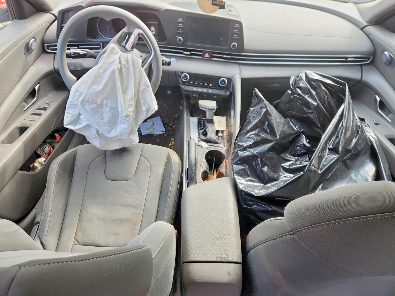 2023 HYUNDAI ELANTRA SEL photo 15