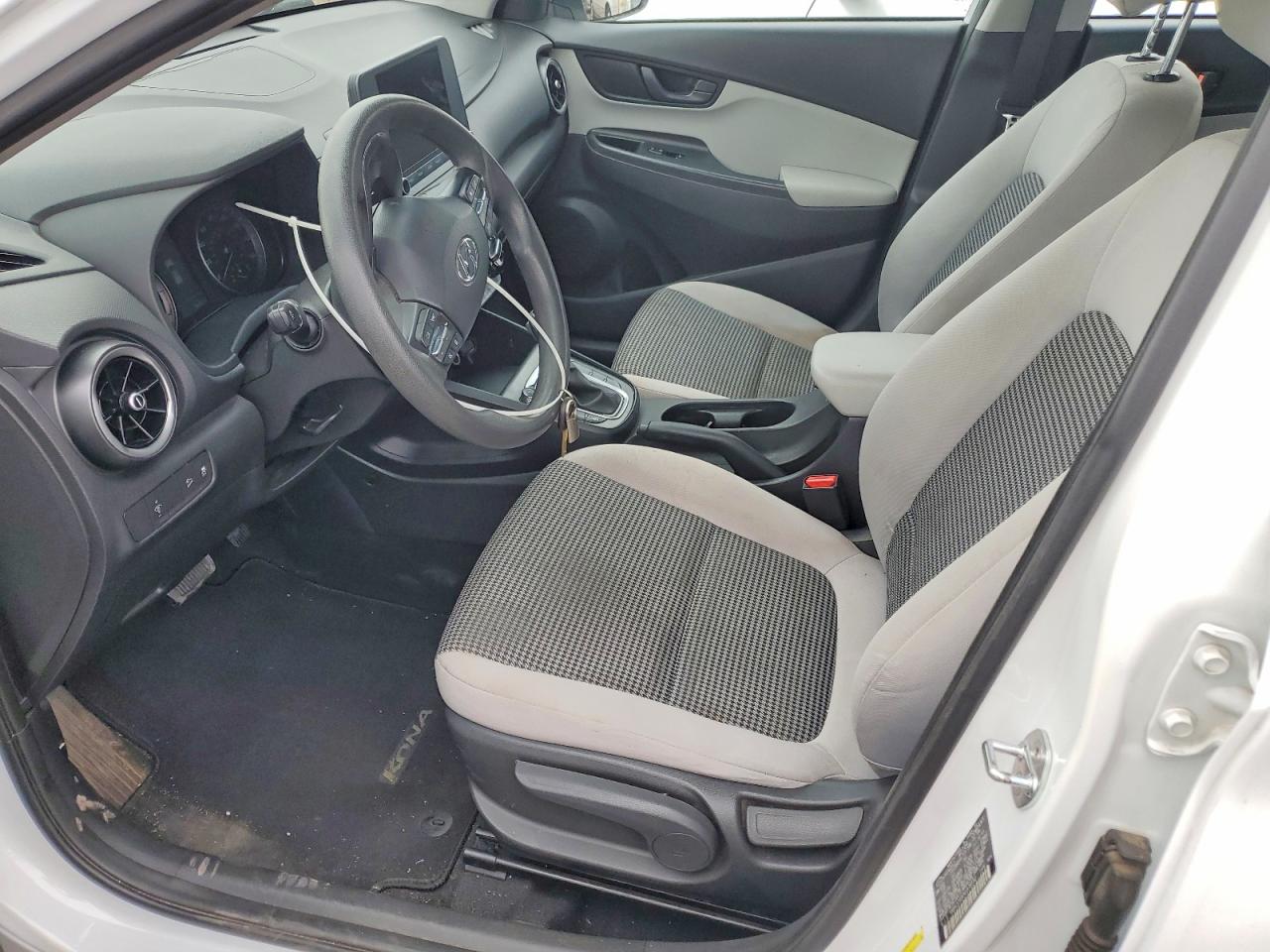 2022 HYUNDAI KONA SE photo 7
