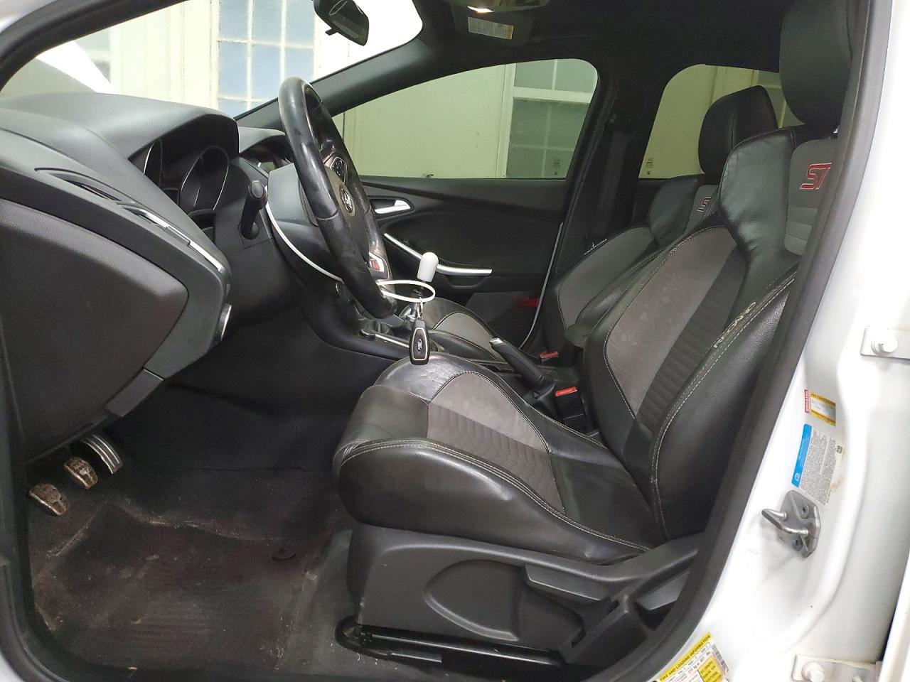 2017 FORD FOCUS ST photo 7