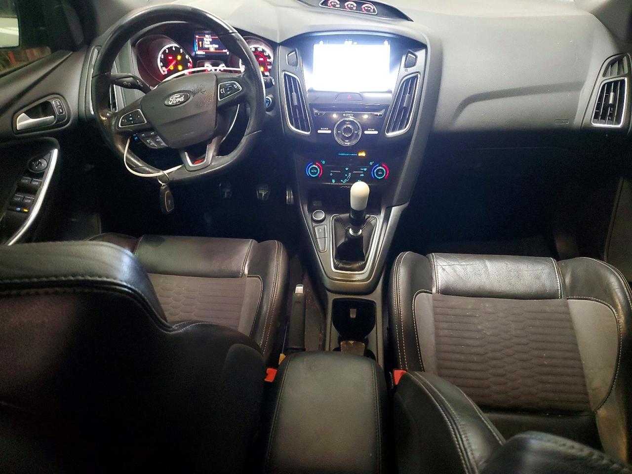2017 FORD FOCUS ST photo 8