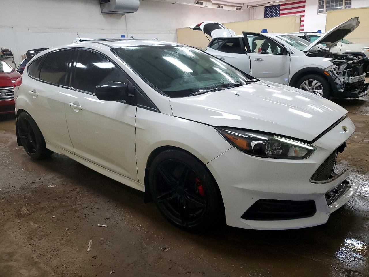 2017 FORD FOCUS ST photo 4
