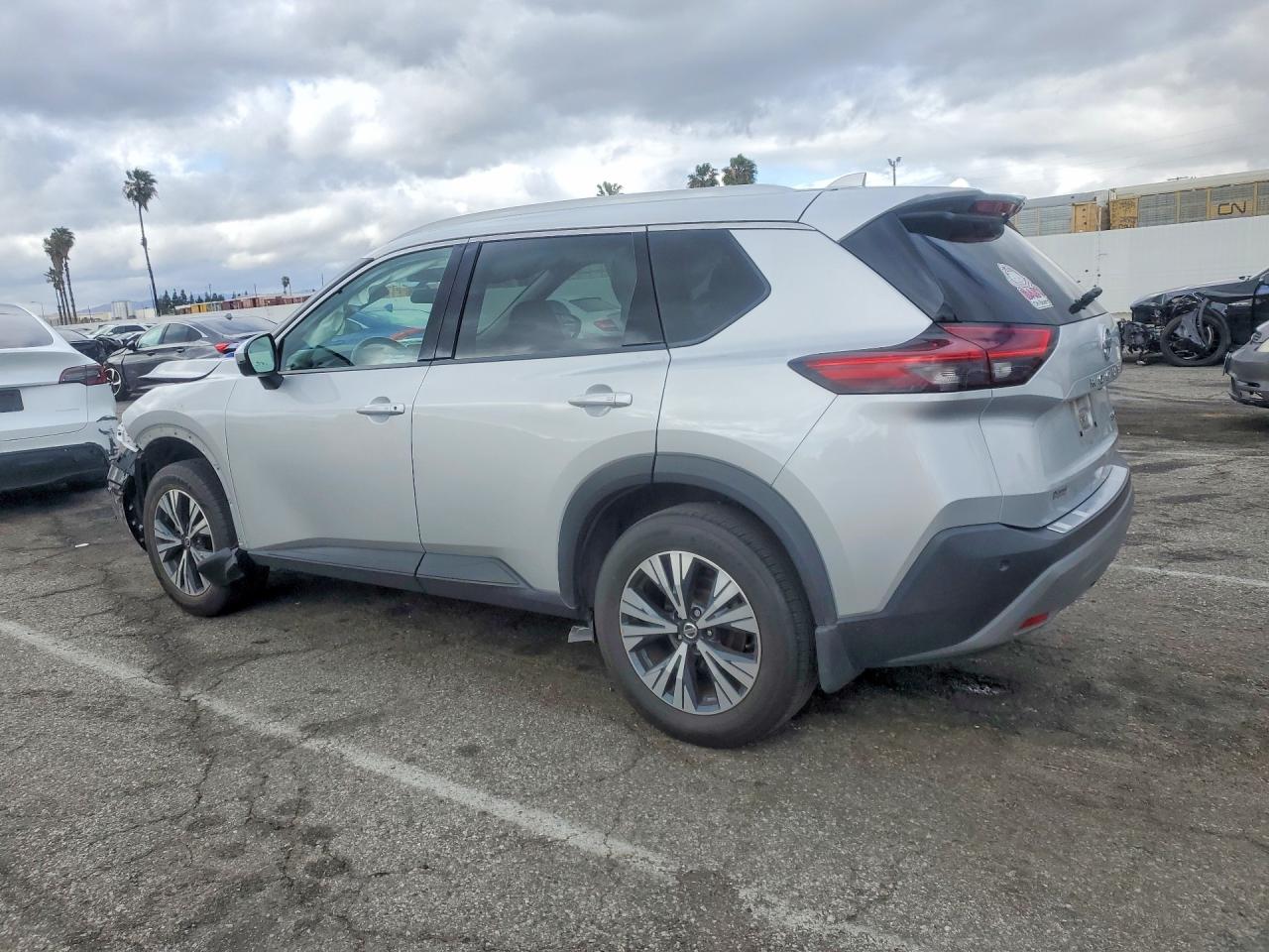 2021 NISSAN ROGUE SV photo 4