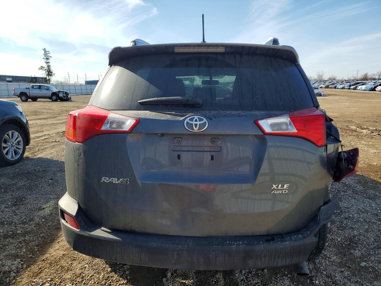 2013 TOYOTA RAV4 XLE photo 6