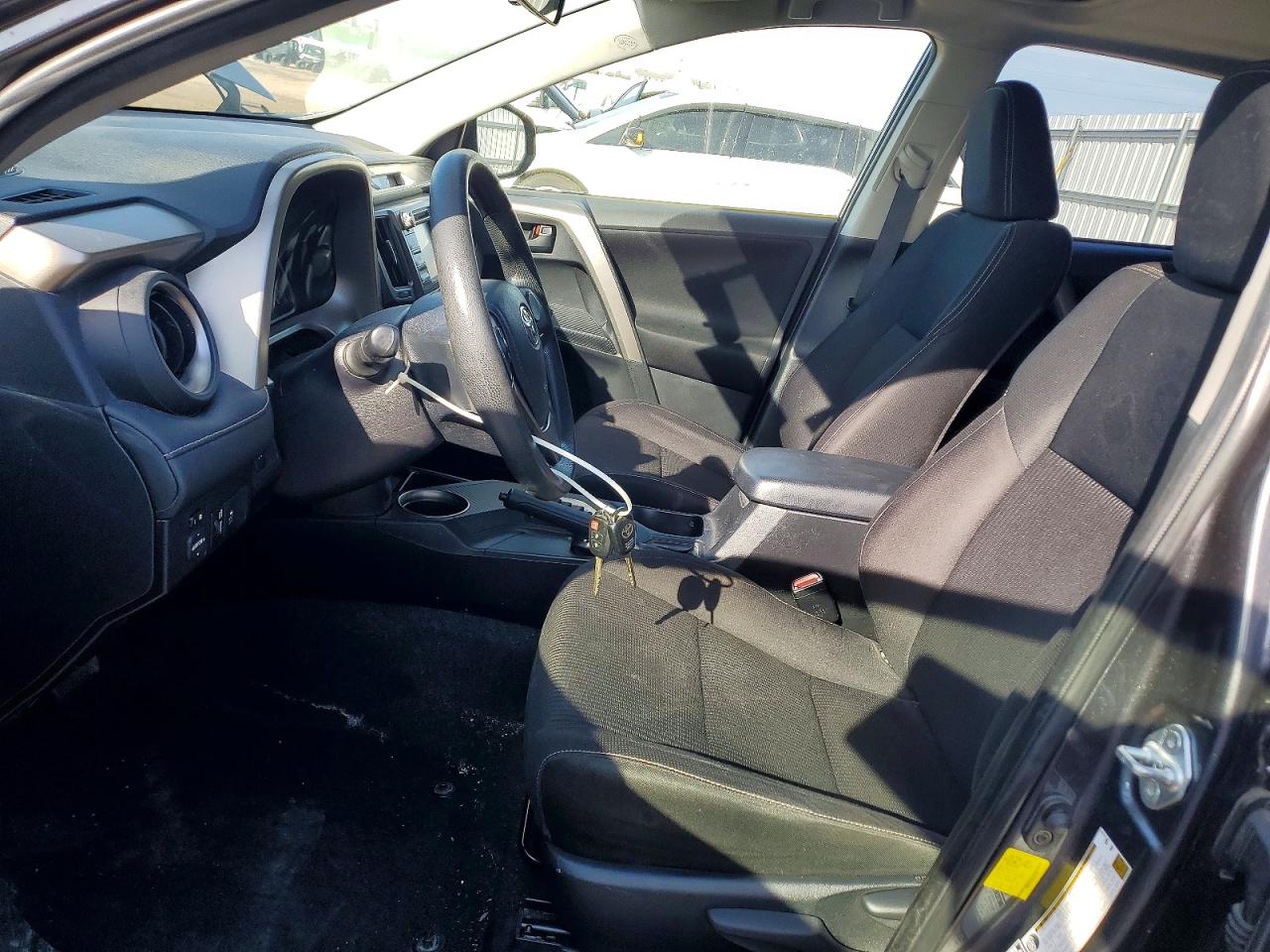 2013 TOYOTA RAV4 XLE photo 7