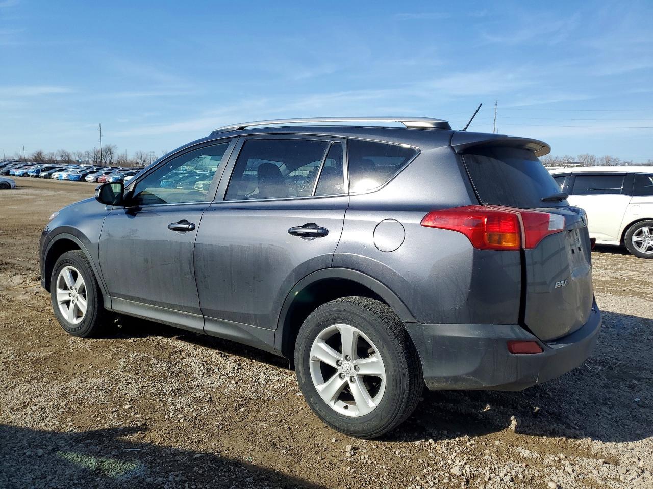 2013 TOYOTA RAV4 XLE photo 2