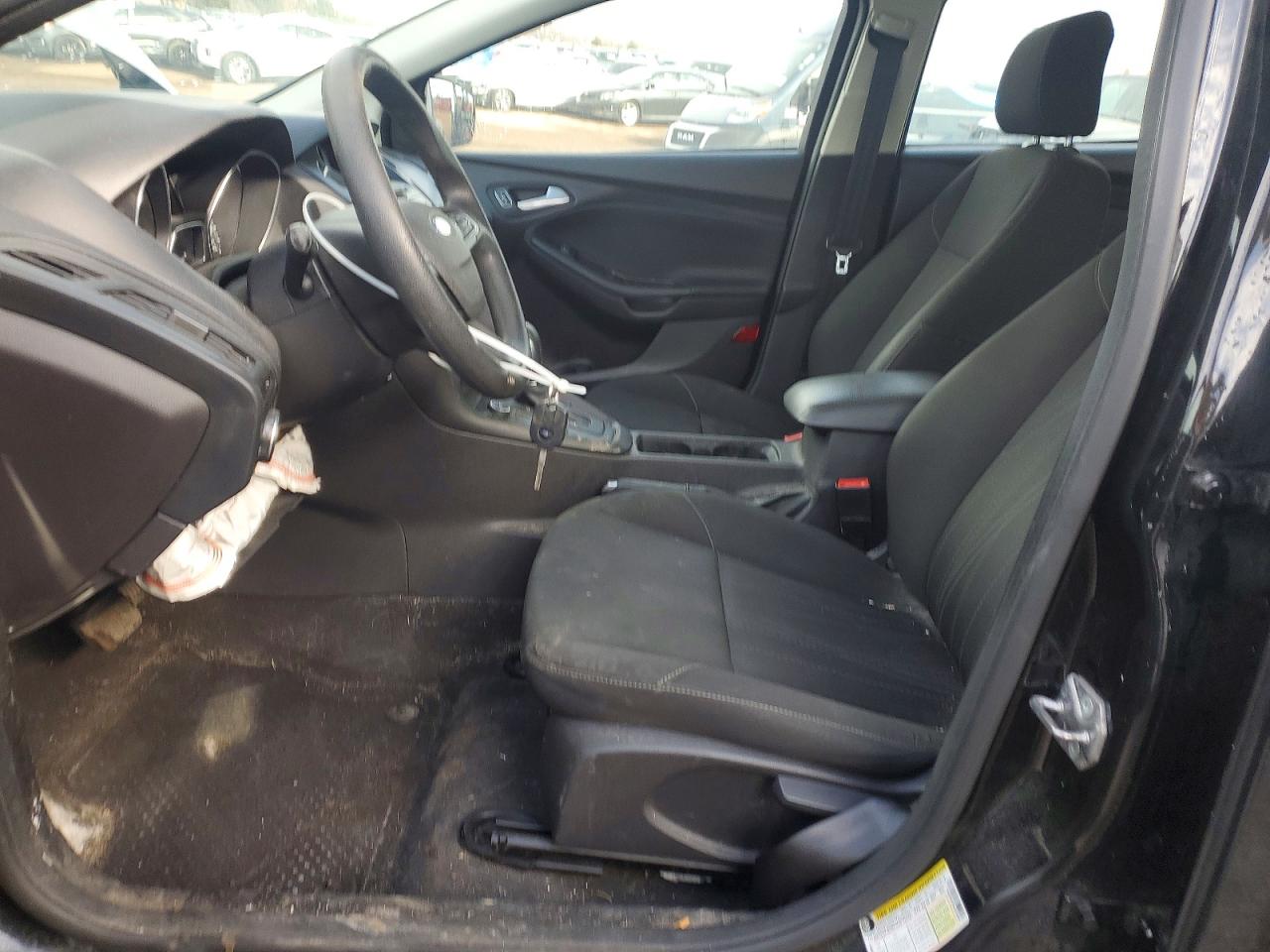 2015 FORD FOCUS SE photo 7