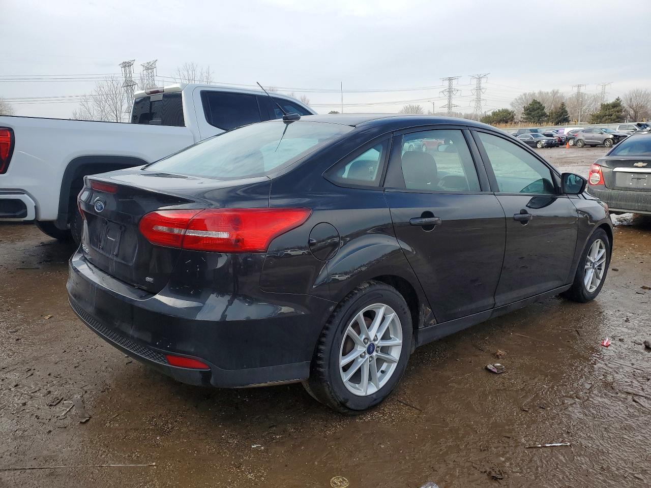 2015 FORD FOCUS SE photo 3