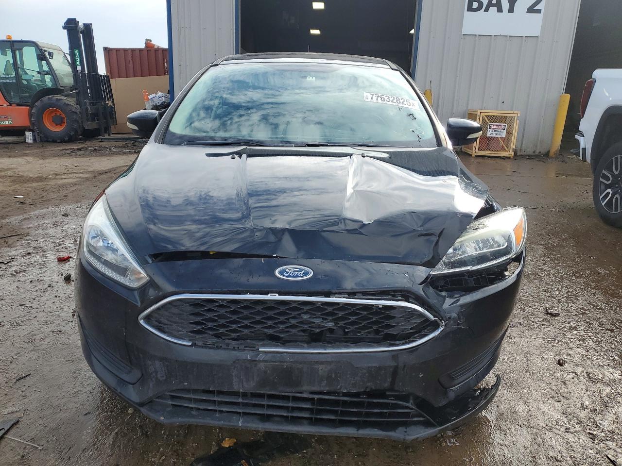 2015 FORD FOCUS SE photo 5