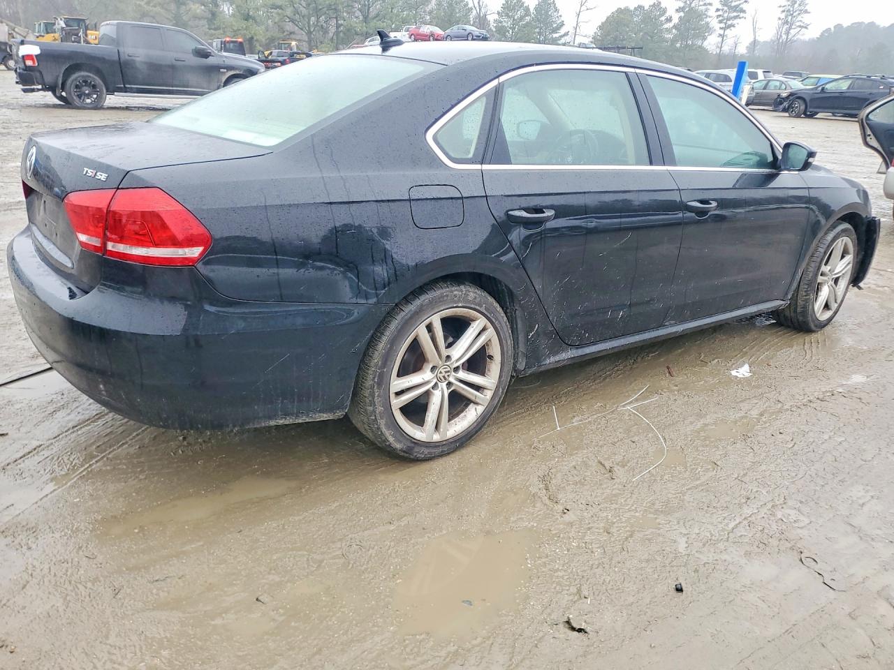 2014 VOLKSWAGEN PASSAT SE photo 5
