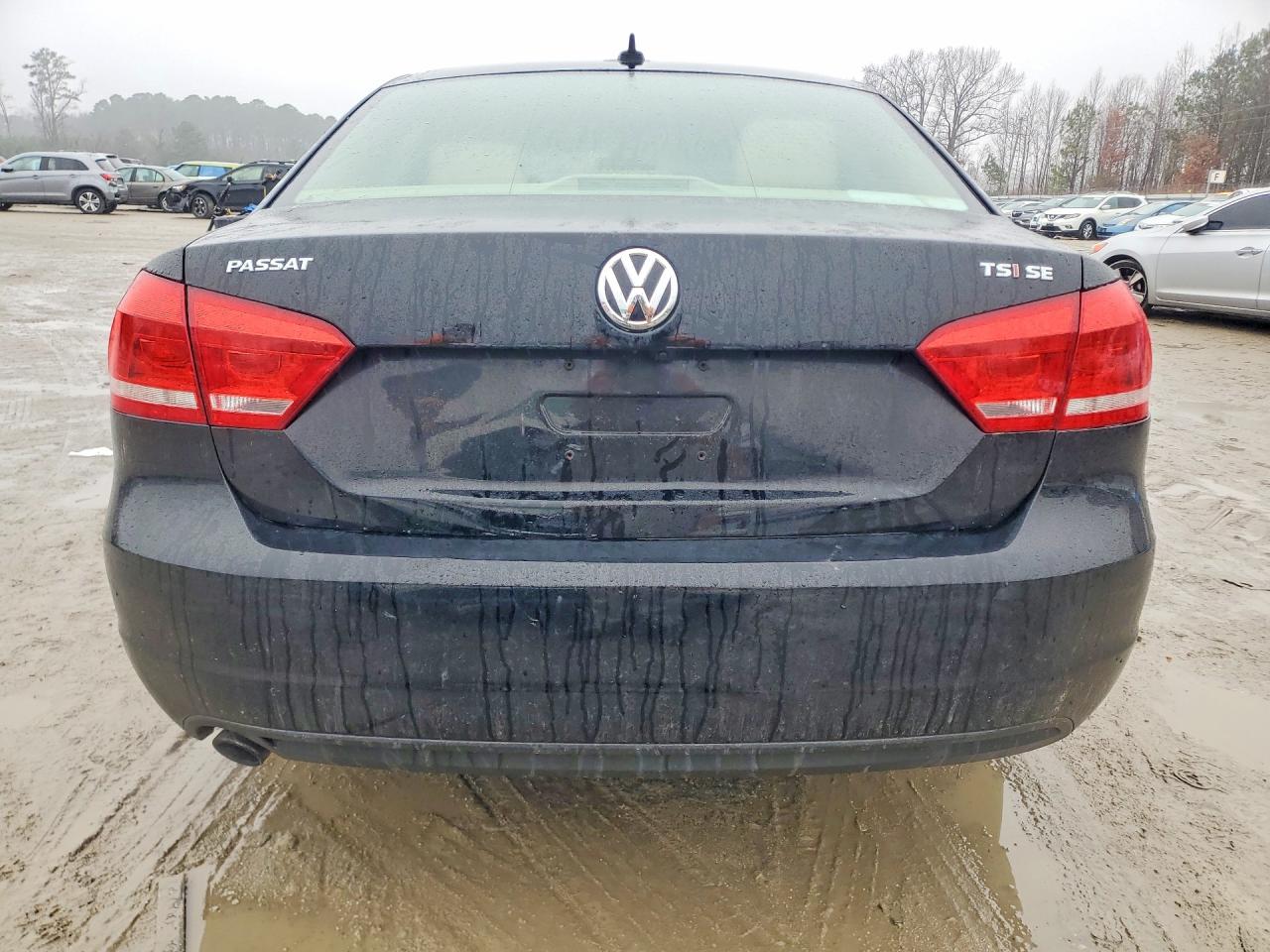 2014 VOLKSWAGEN PASSAT SE photo 11