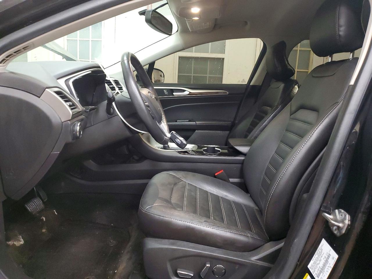 2015 FORD FUSION SE photo 13