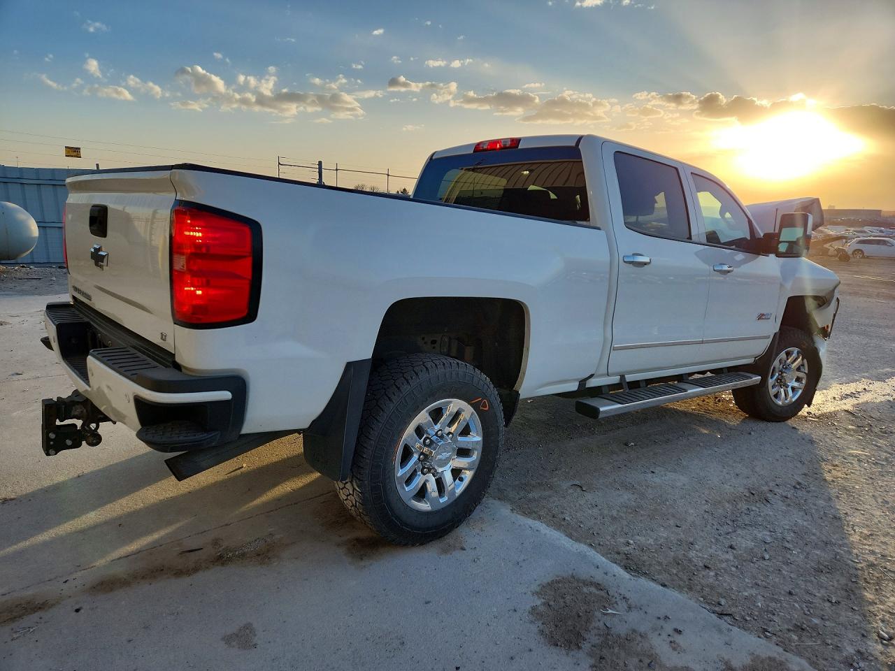 2019 CHEVROLET SILVERADO K3500 LT photo 5