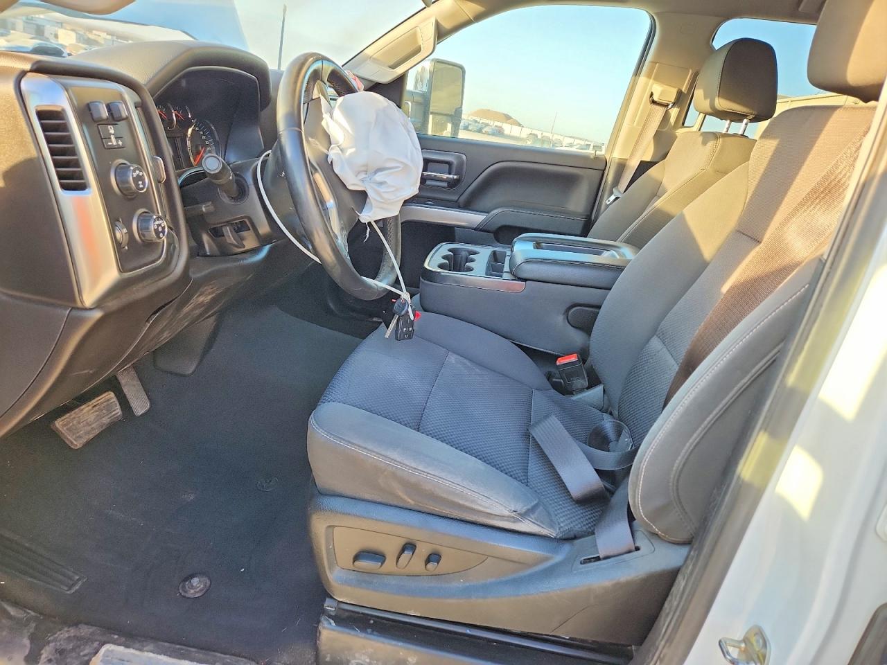 2019 CHEVROLET SILVERADO K3500 LT photo 13