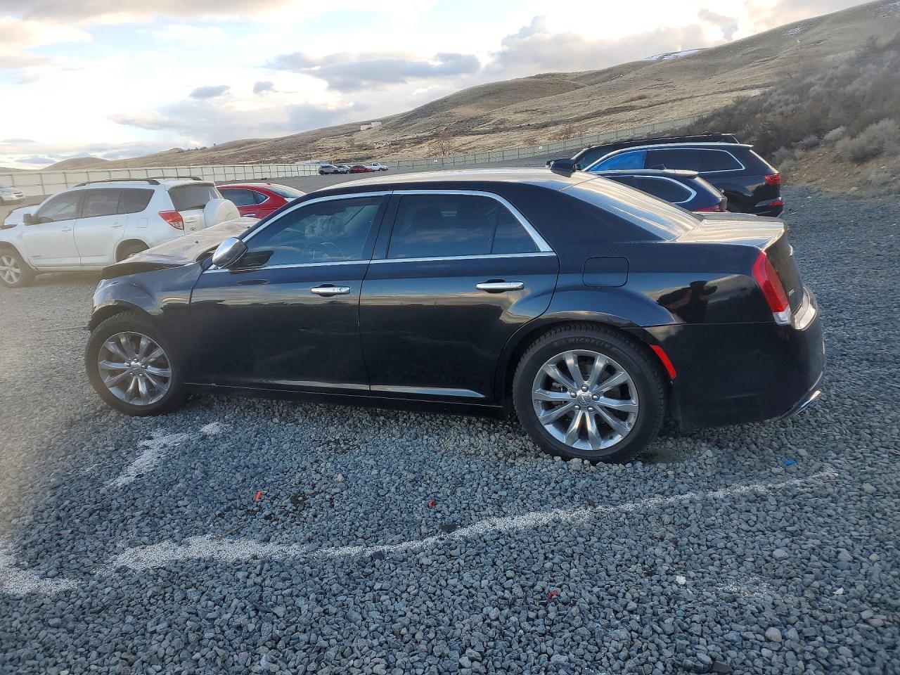 2018 CHRYSLER 300 LIMITED photo 2