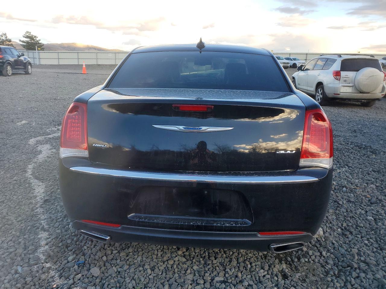 2018 CHRYSLER 300 LIMITED photo 6
