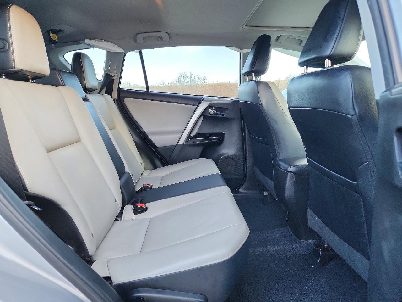 2016 TOYOTA RAV4 LIMITED photo 11