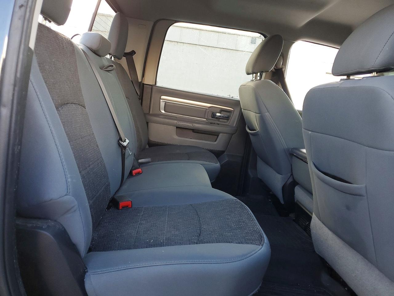 2018 RAM 1500 SLT photo 19