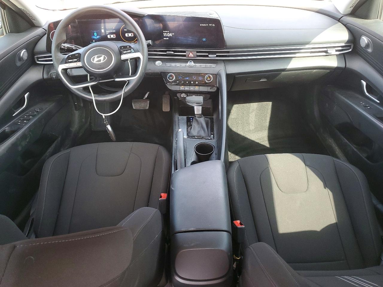 2024 HYUNDAI ELANTRA SEL photo 15