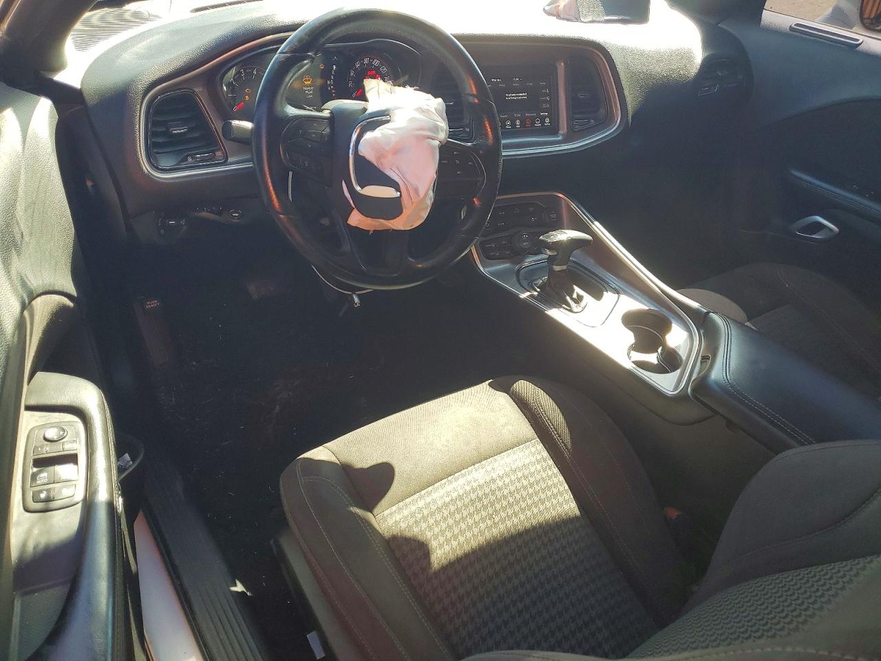 2022 DODGE CHALLENGER SXT photo 22