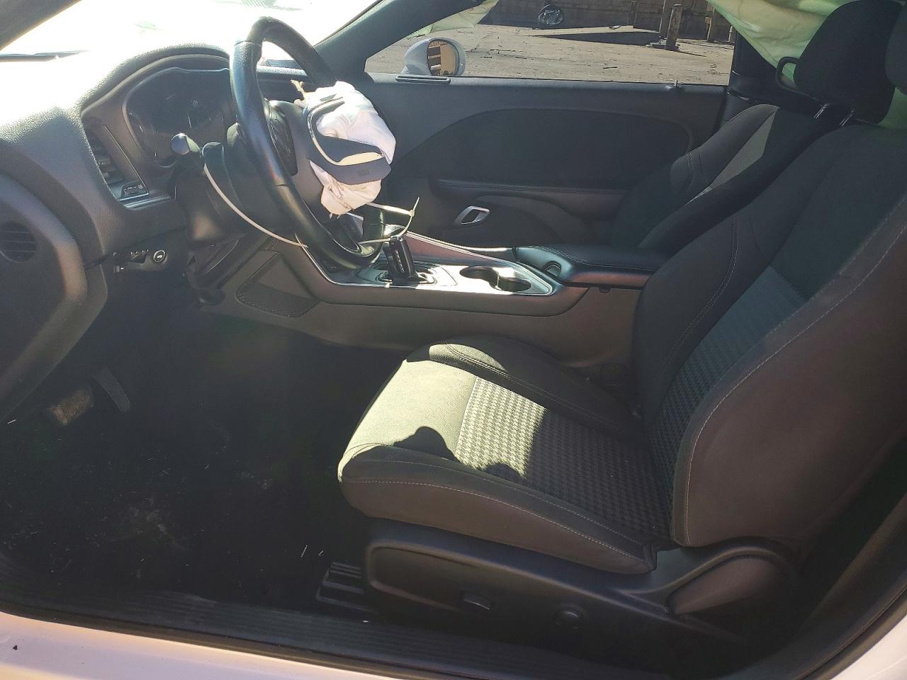 2022 DODGE CHALLENGER SXT photo 19