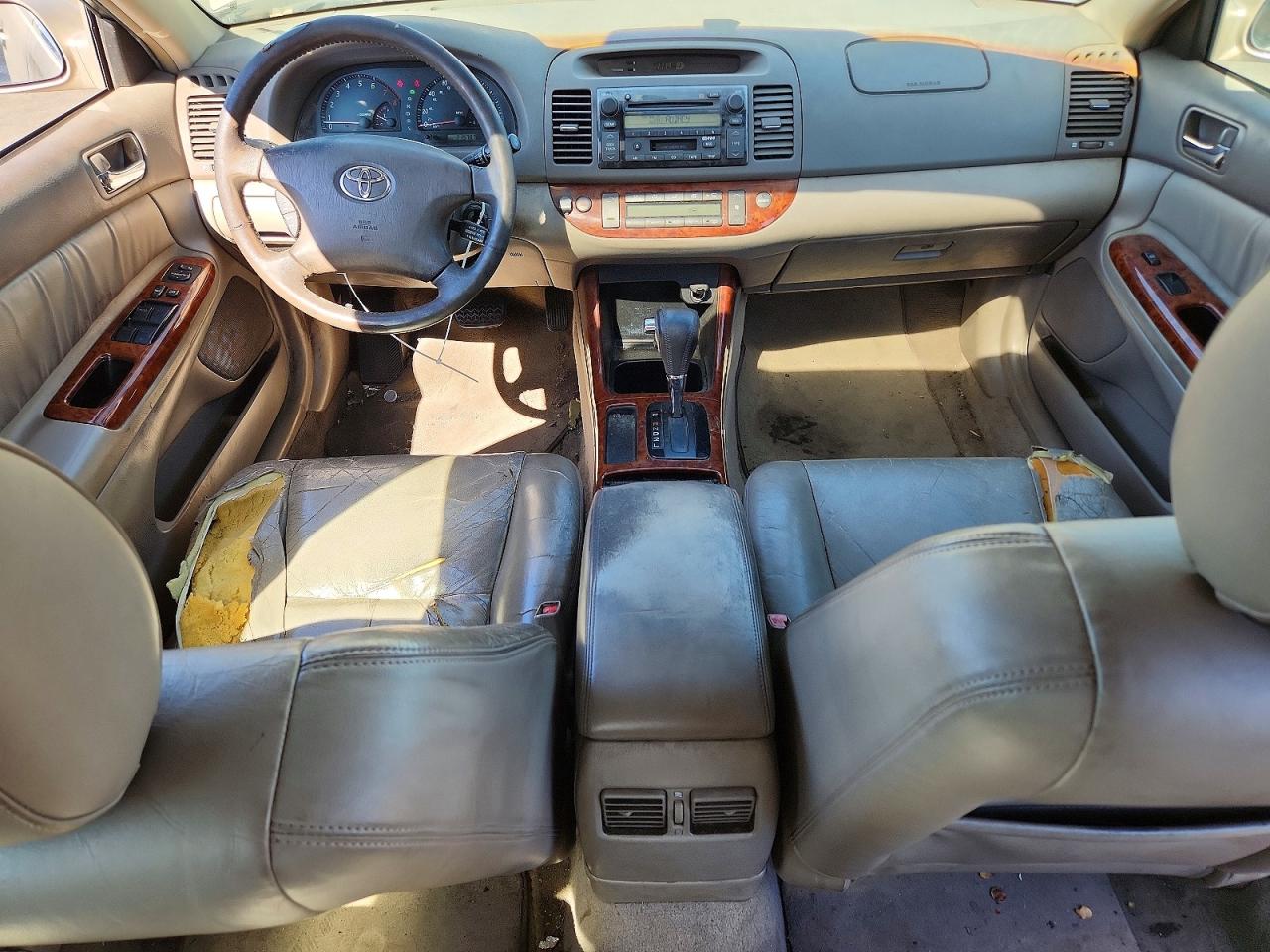 2002 TOYOTA CAMRY LE photo 15