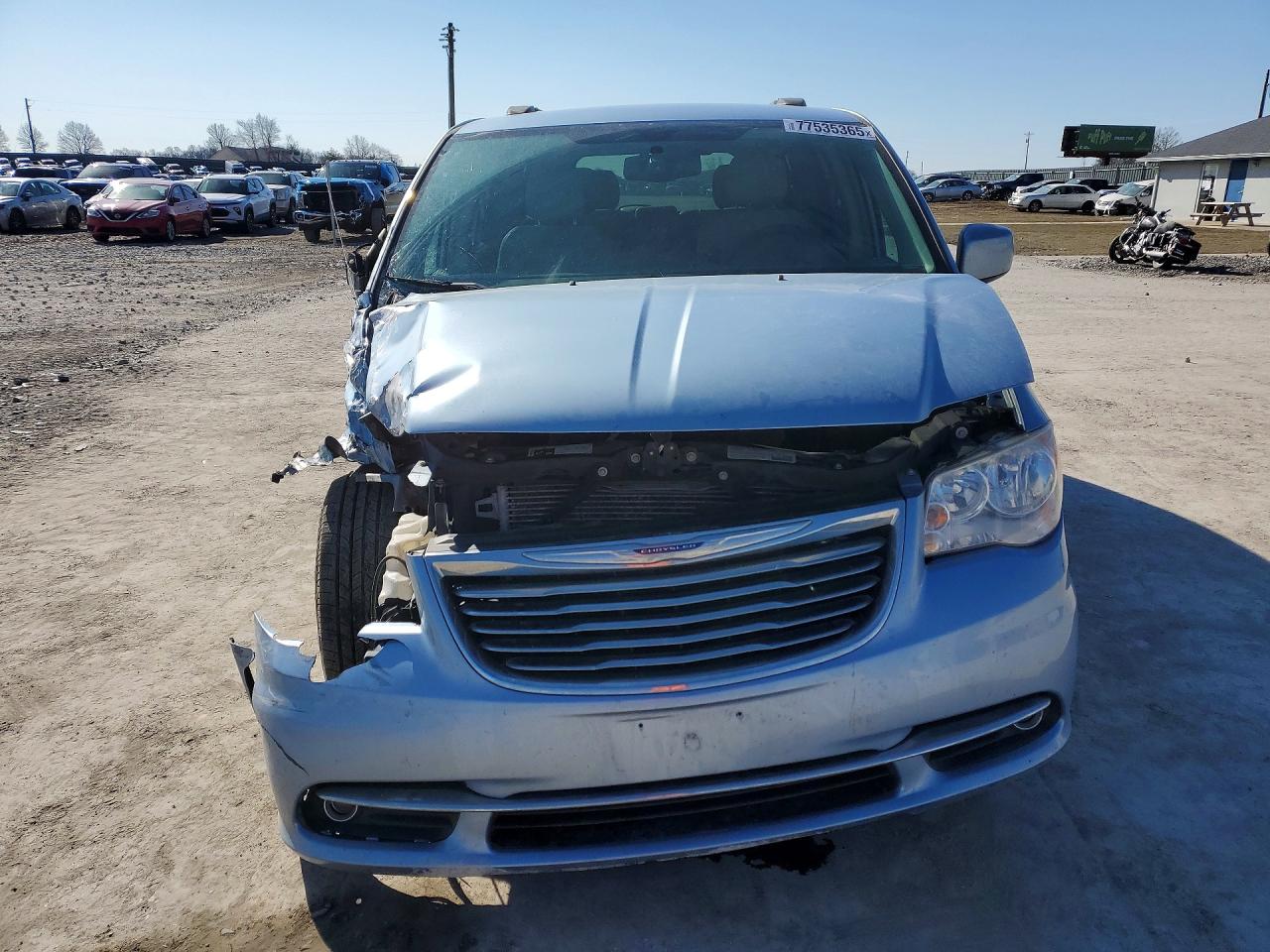 2013 CHRYSLER TOWN & COUNTRY TOURING photo 9