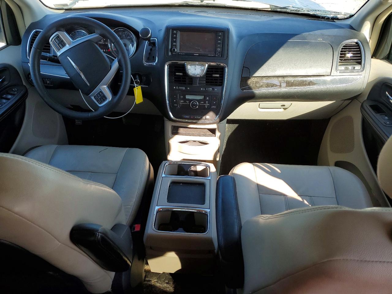 2013 CHRYSLER TOWN & COUNTRY TOURING photo 15