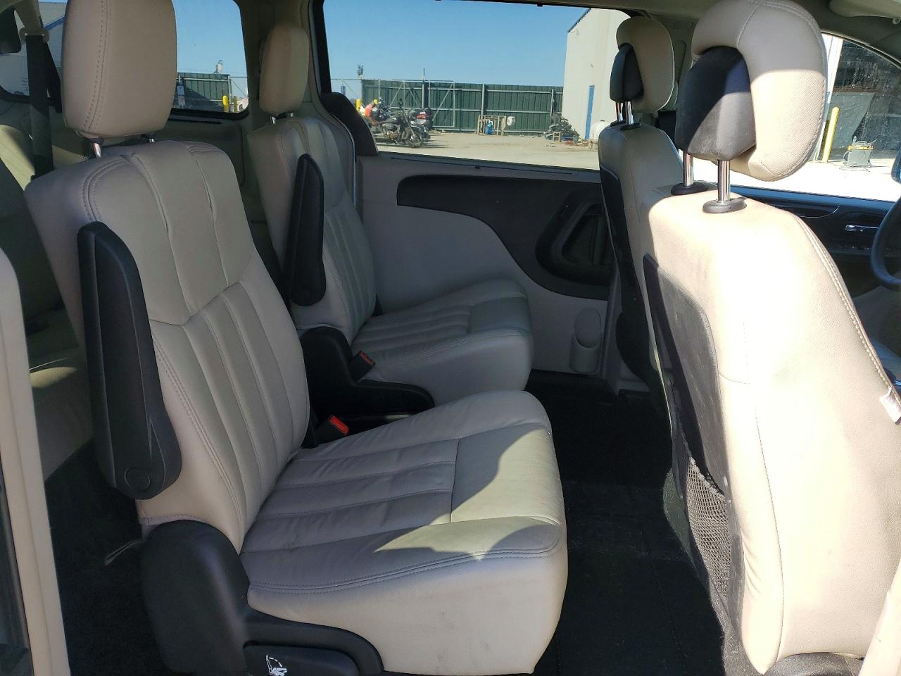 2013 CHRYSLER TOWN & COUNTRY TOURING photo 21
