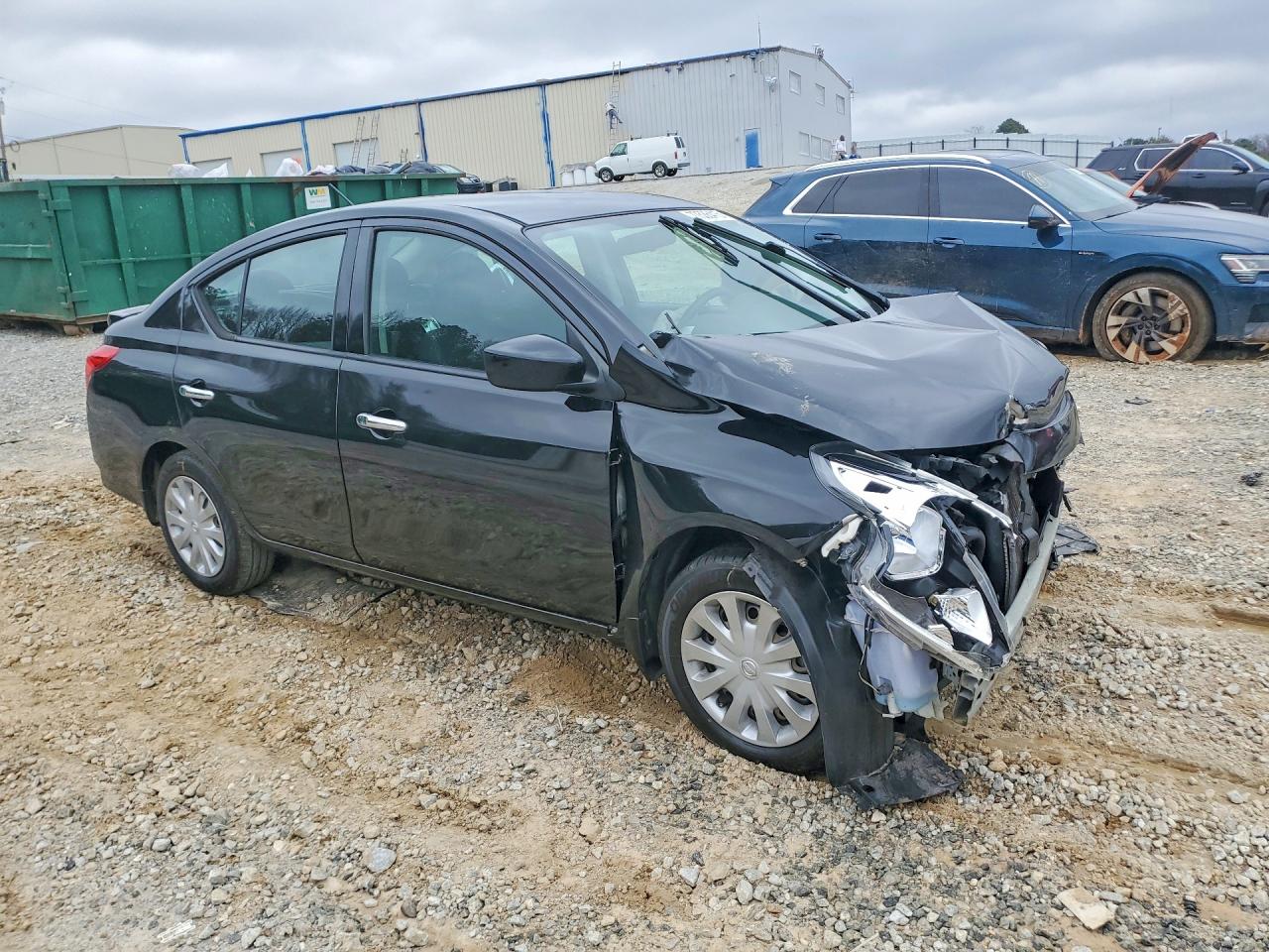 2018 NISSAN VERSA SV photo 10