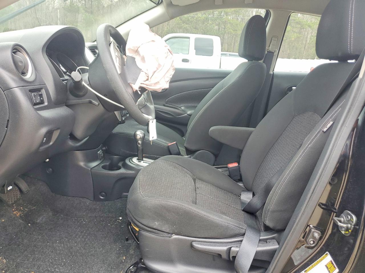 2018 NISSAN VERSA SV photo 19