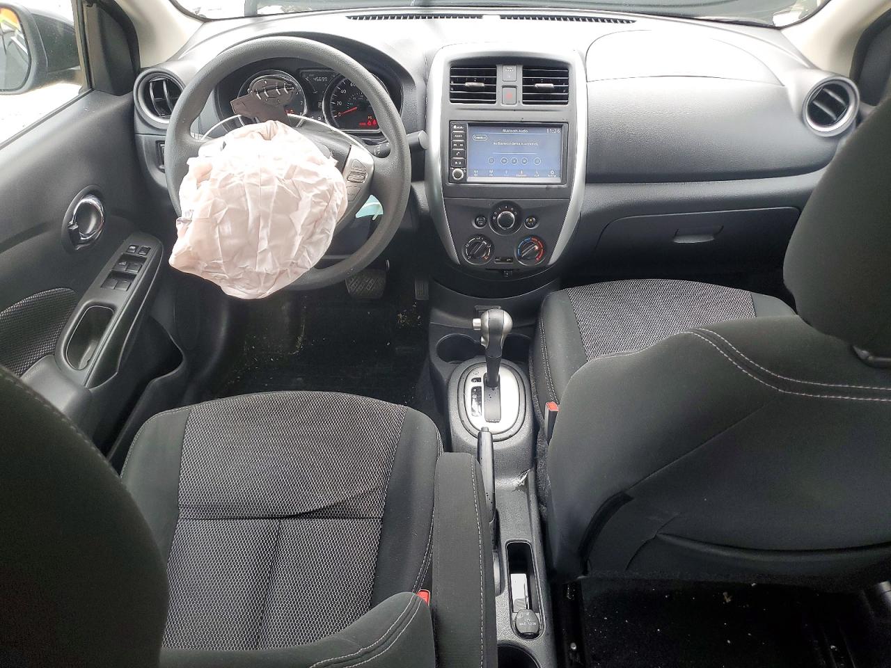 2018 NISSAN VERSA SV photo 22